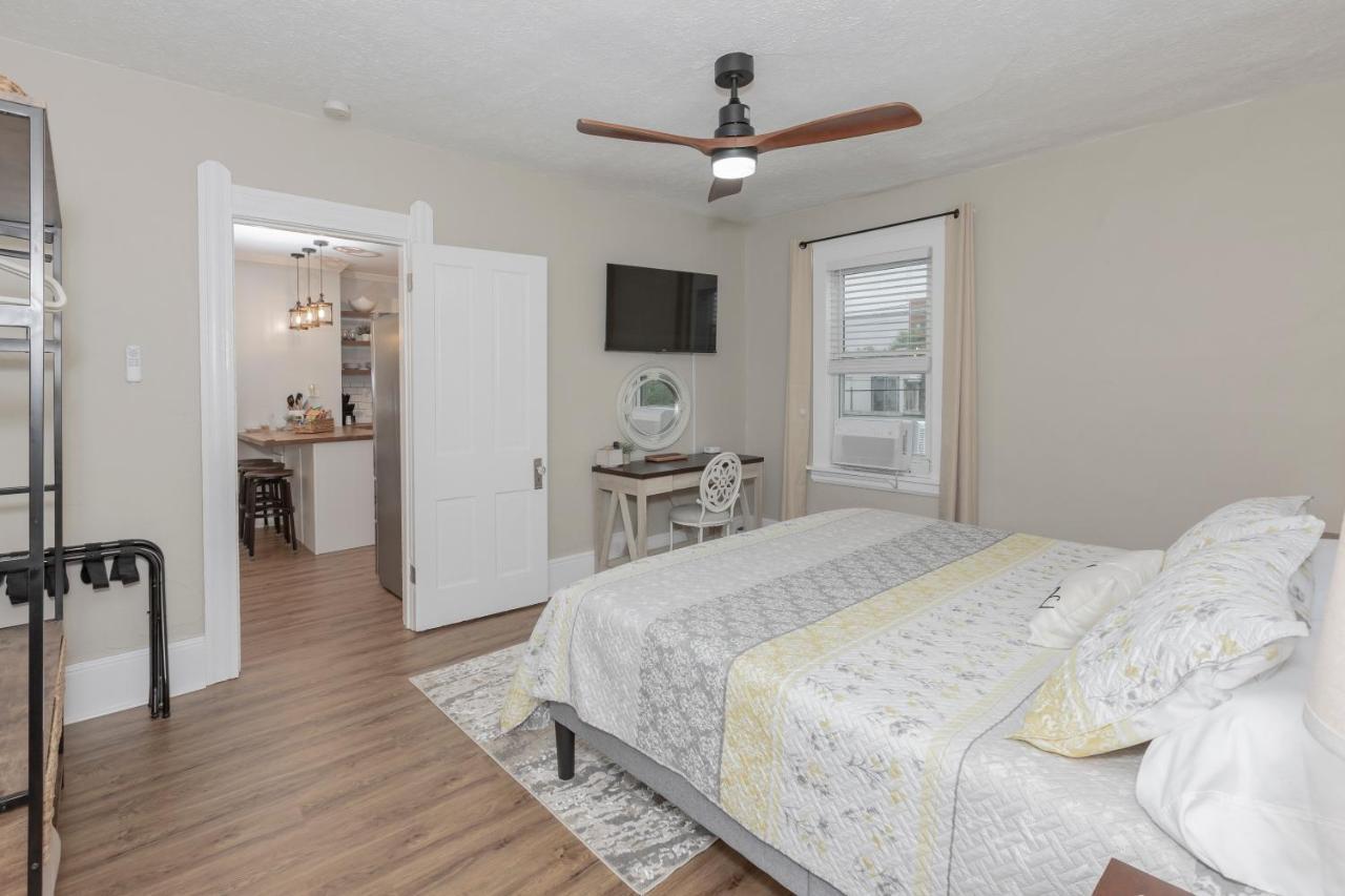 In The Heart Of Little Italy! Free Parking! Appartement Cleveland Buitenkant foto