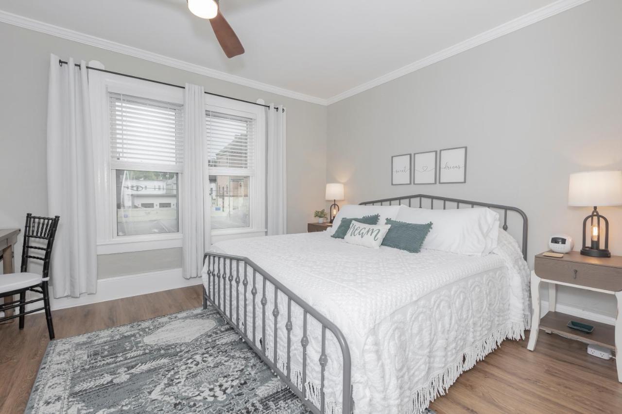 In The Heart Of Little Italy! Free Parking! Appartement Cleveland Buitenkant foto