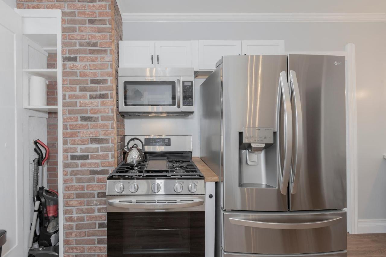 In The Heart Of Little Italy! Free Parking! Appartement Cleveland Buitenkant foto